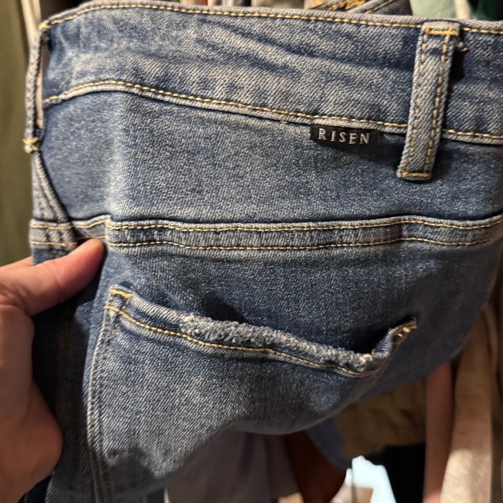 Closet Clean Out - Picture 4 of 10